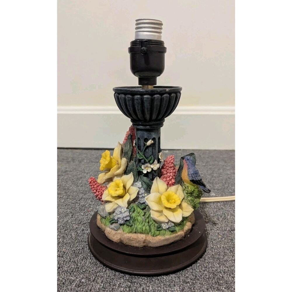 Bird Bath Flower Garden Lamp Floral Table Lamp - Daffodils, Forget Me Nots